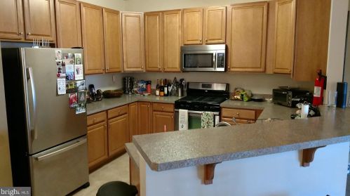 833 Timberlake Dr, Trenton NJ  08618-1471 exterior