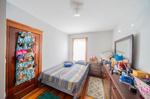 363 Logee St, Woonsocket RI 02895-6031 exterior