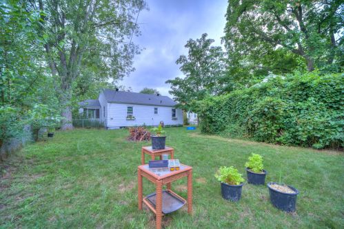 1205 Ml Ave, Meskegon MI 49445-3013 exterior