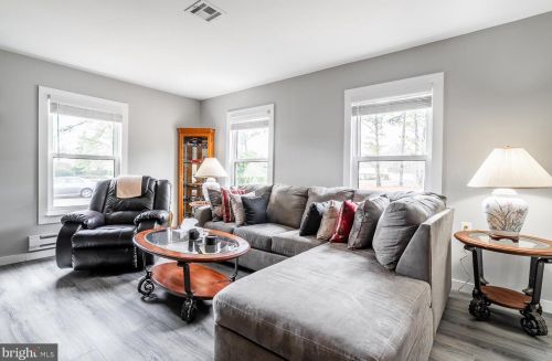 11 Warwick Way, Southampton NJ  08088-1143 exterior