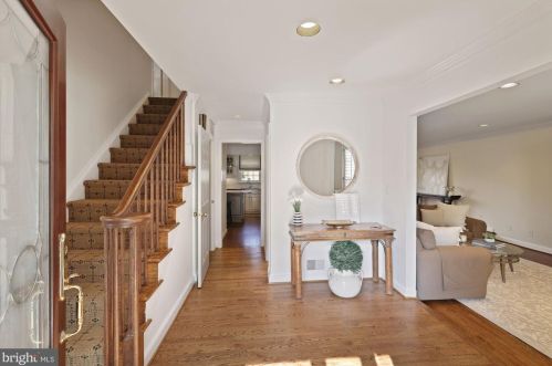 1539 Blue Meadow Rd, Rockville MD 20854-2622 exterior