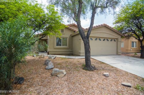 2193 Painted Sunset Cir, Tucson AZ  85745-7033 exterior