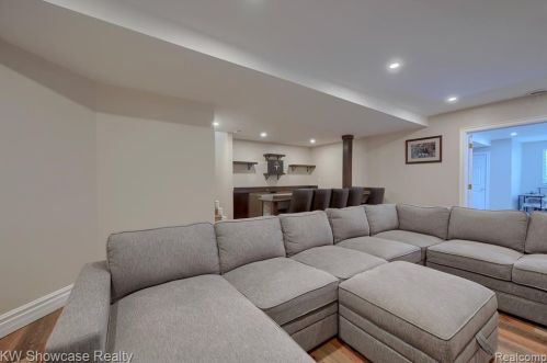 966 Smith Ave, Bham MI  48009-4709 exterior