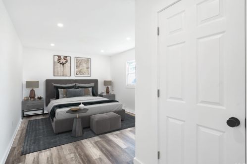 936 Harding St, Bohemia NY 11716-2102 exterior