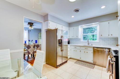 141 Hillside Ave, Bridgewater NJ  08807-1728 exterior