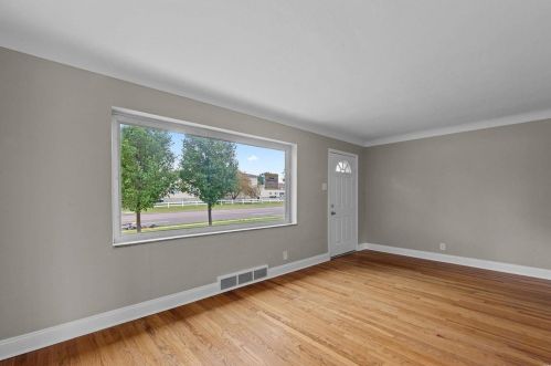 8415 Morganford Rd, Saint Louis, MO 63123-6816