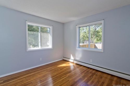 61 Arbor Rd, Enfield CT 06082-4204 exterior