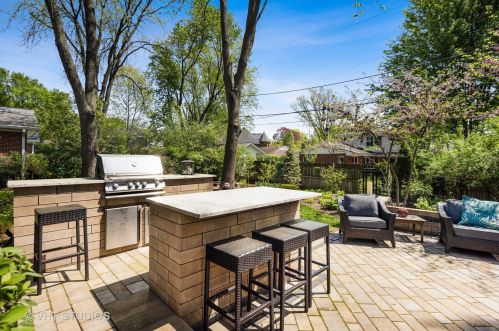 520 Pr Ave, Naperville IL 60540-6716 exterior