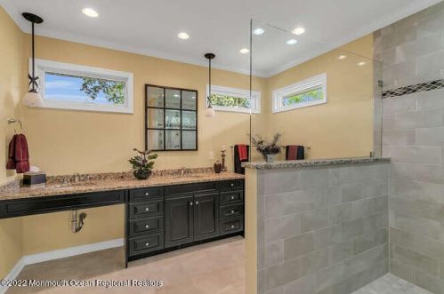 6 Southview Ter, Middletown NJ 07748-2415 exterior