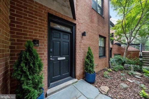 1678 Oak St, Washington DC 20010-1818 exterior