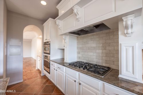 3931 Crst Ln, Phoenix AZ 85027-1602 exterior