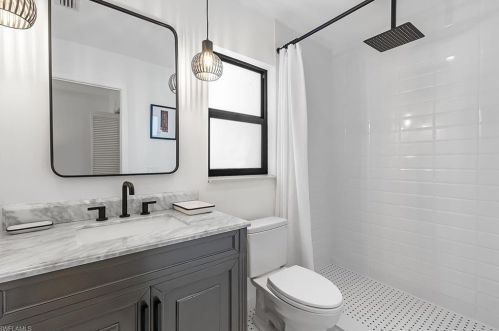 4592 Chippendale Dr, Naples FL 34112-5259 exterior