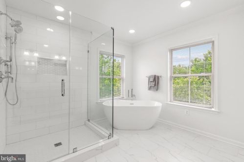 252 Murtha St, Alexandria VA 22304-8613 exterior