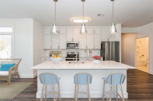 450 Springfield Ave, Berkeley Heights NJ  07922-1186 exterior