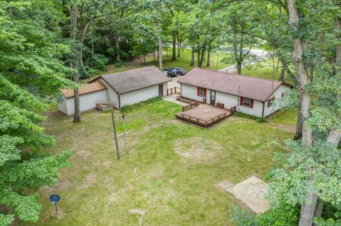 2536 Lincoln Rd, Allegan MI 49010-9432 exterior