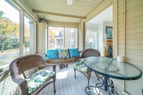 910 Davis St, Kalamazoo MI 49008-1195 exterior