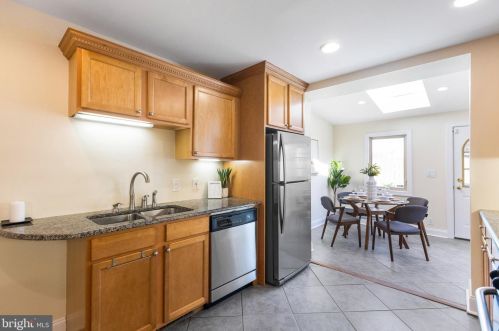 1915 Carpenter St, Philadelphia PA 19146-2615 exterior