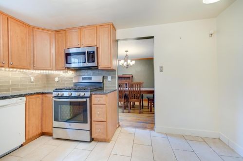 1453 Bellaire Pl, Pittsburgh PA 15226-1907 exterior