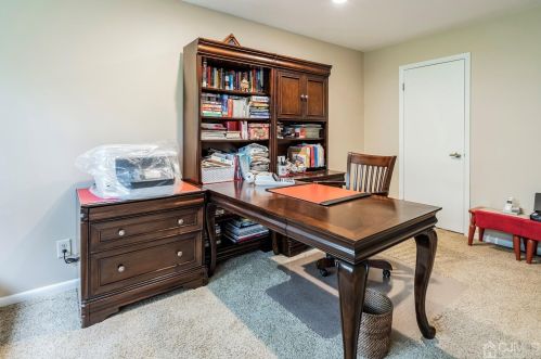 81 Laurel Holw Ct, Edison NJ 08820-1043 exterior