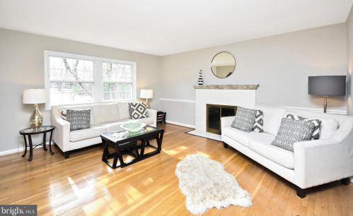 3010 Marl Pat Dr, Alexandria VA 22310-2219 exterior