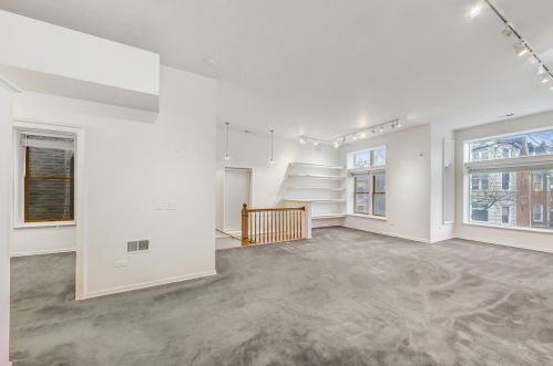 1112 Damen Ave, Chicago IL 60622 exterior