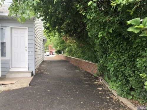 306 Berkshire Ave, Paterson NJ  07502-1029 exterior