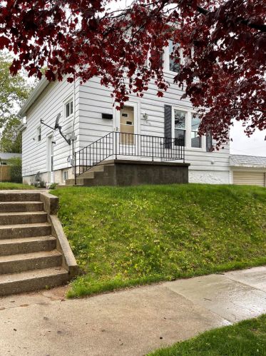 1816 12 St, Manitowoc WI 54220-6218 exterior