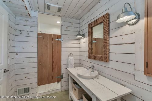 4 Tuxedo Rd, Locust NJ 07760-1825 exterior