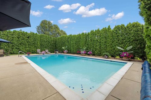 21192 Strawberry Hills Dr, Macomb Township MI 48044-2277 exterior