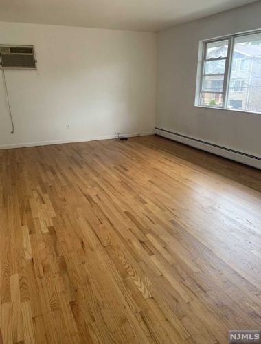 716 Jefferson Ave, Cliffside Park NJ  07010-2012 exterior