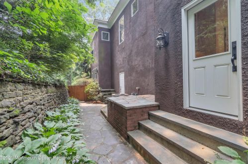 50 Hooper Ave, Atlantic Highlands NJ  07716-1537 exterior