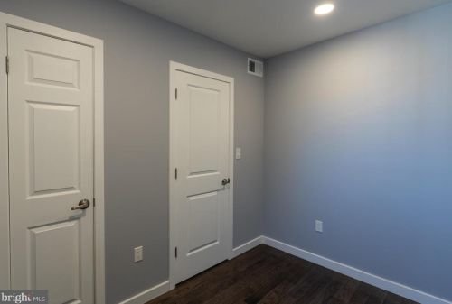 2010 23 St, Philadelphia PA 19145-2704 exterior