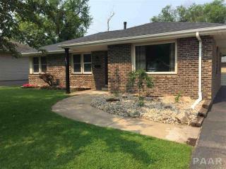 1411 Mechanic St, Pekin, IL 61554-5526