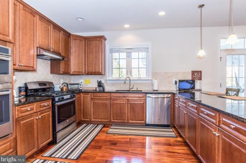 8106 Ashton St, Alexandria VA 22309-1345 exterior