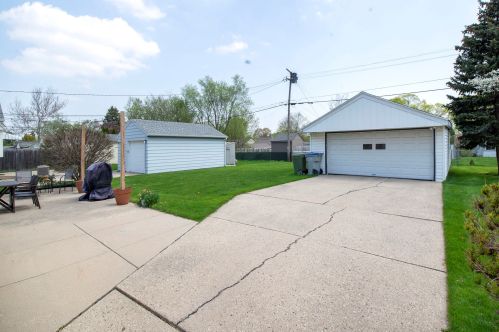 3842 84, Milwaukee WI 53228-1706 exterior