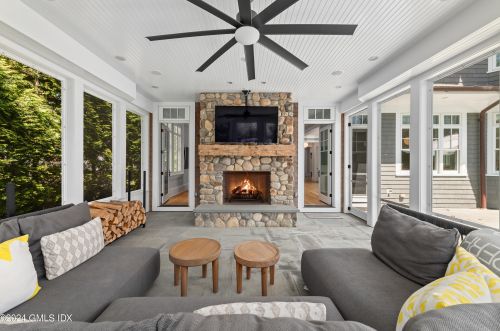 176 Shr Rd, Old Greenwich CT 06870-2121 exterior