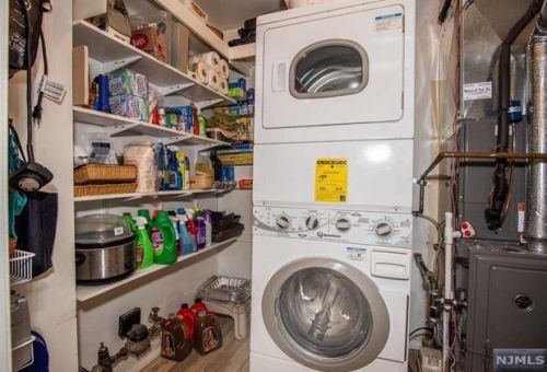 351 Cottonwood Way, Mahwah NJ 07430-2081 exterior