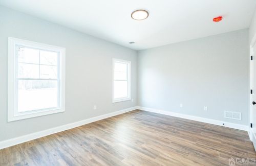 20 Linden Ave, Edison NJ 08817-3208 exterior