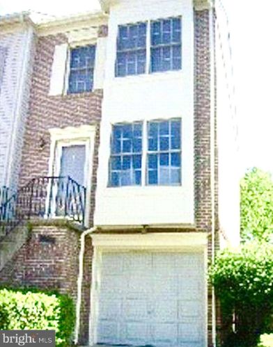 7819 Colonial Springs Blvd, Alexandria VA  22306-2849 exterior