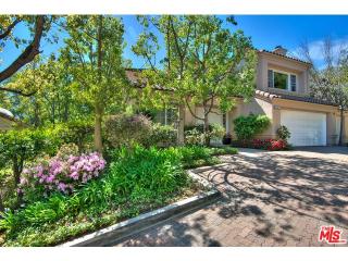 2447 Buckingham Ln, Los Angeles, CA 90077-1335