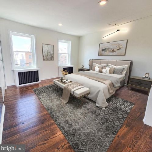 931 11 St, Philadelphia PA 19147-1901 exterior