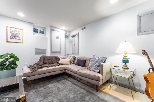 2238 Gerritt St, Philadelphia PA 19147-5821 exterior