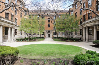 686 Irving Park Rd, Chicago IL  60613-3129 exterior