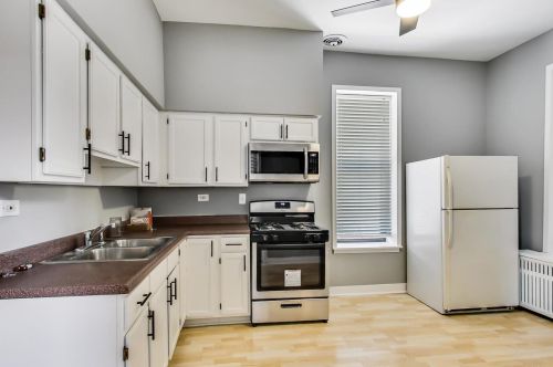 2501 Superior St, Chicago IL 60644-1326 exterior