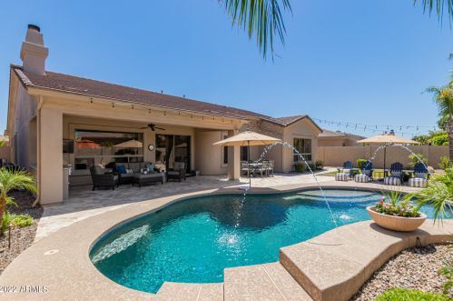 1766 Kaibab Dr, Chandler AZ 85249-3072 exterior