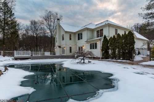 46 Morgan Dr, Sparta NJ 07871-3567 exterior