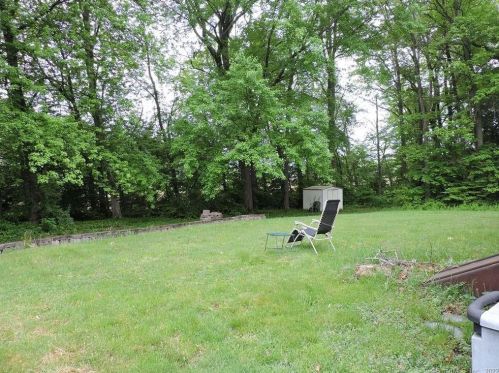 231 Columbia Rd, Enfield CT 06082-4203 exterior