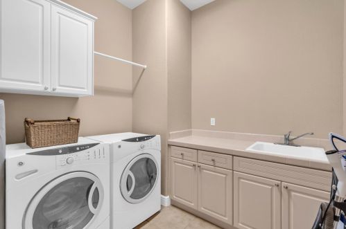 1403 Souza Dr, Folsom CA 95762-7559 exterior