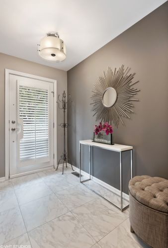 638 Oak St, Chicago IL  60610-7298 exterior