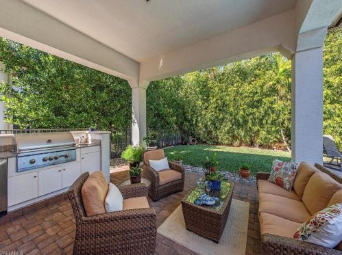 2289 Residence Cir, Naples FL 34105-3084 exterior